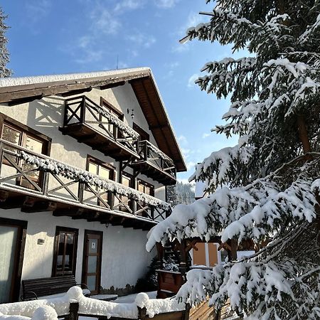 Любе Otel Yablunytsia Dış mekan fotoğraf