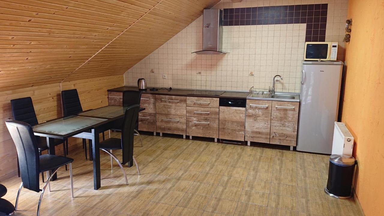 Любе Otel Yablunytsia Dış mekan fotoğraf