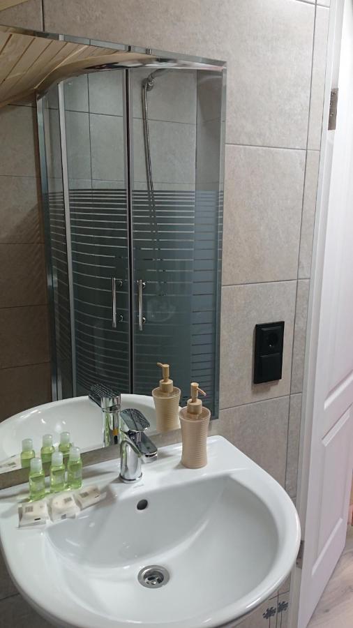 Любе Otel Yablunytsia Dış mekan fotoğraf