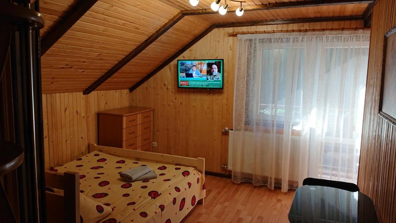 Любе Otel Yablunytsia Dış mekan fotoğraf