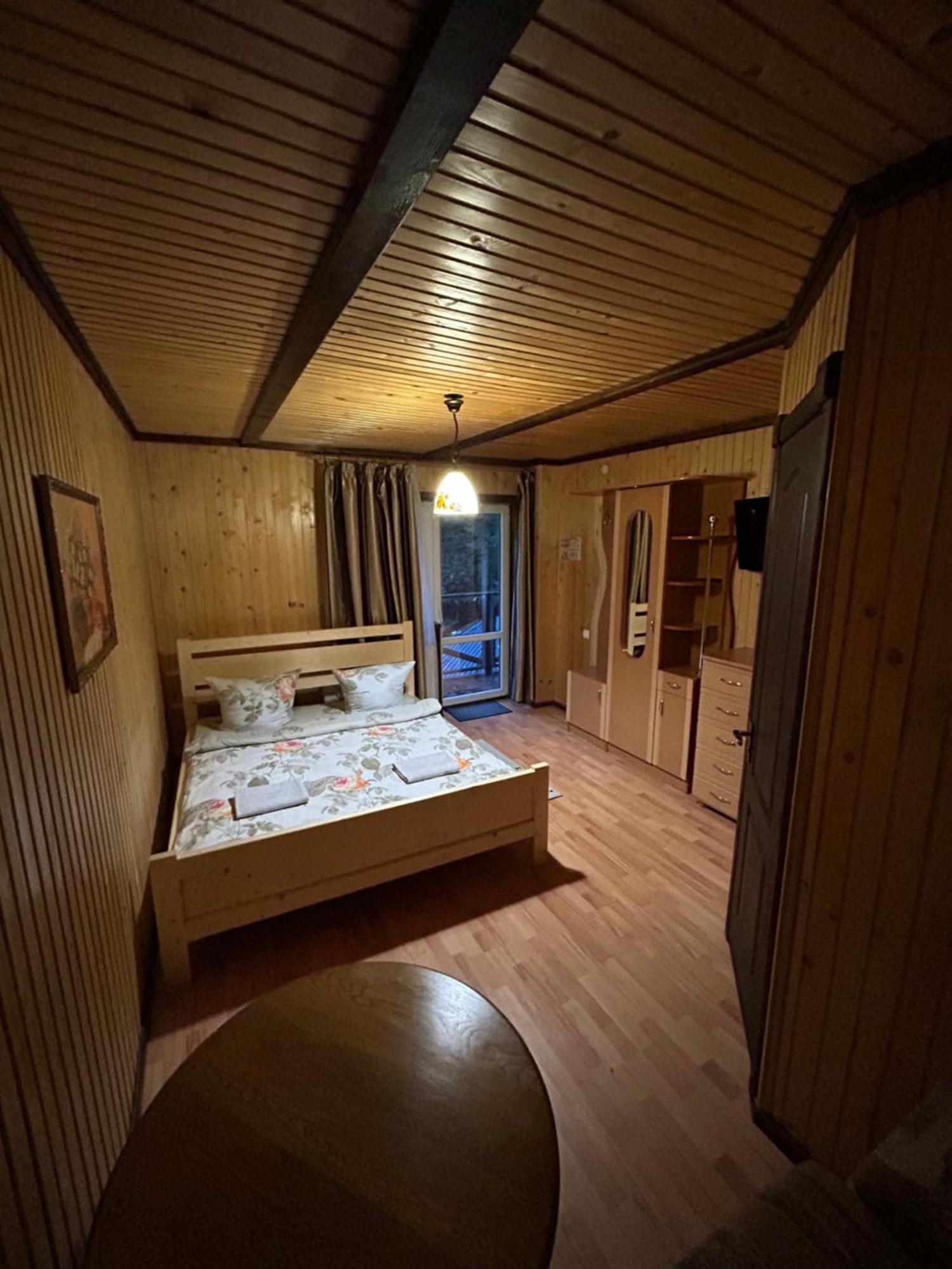 Любе Otel Yablunytsia Dış mekan fotoğraf