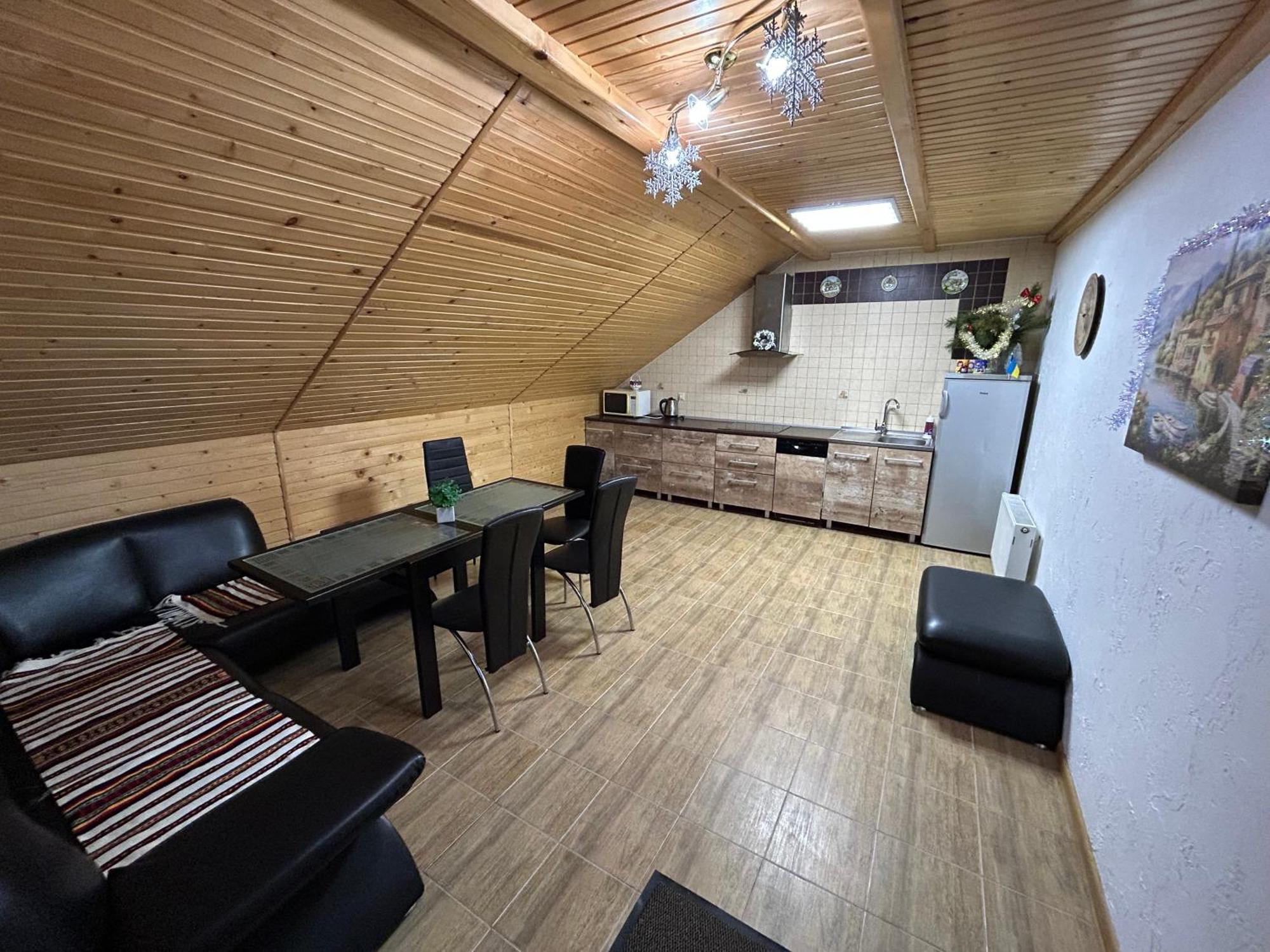 Любе Otel Yablunytsia Dış mekan fotoğraf