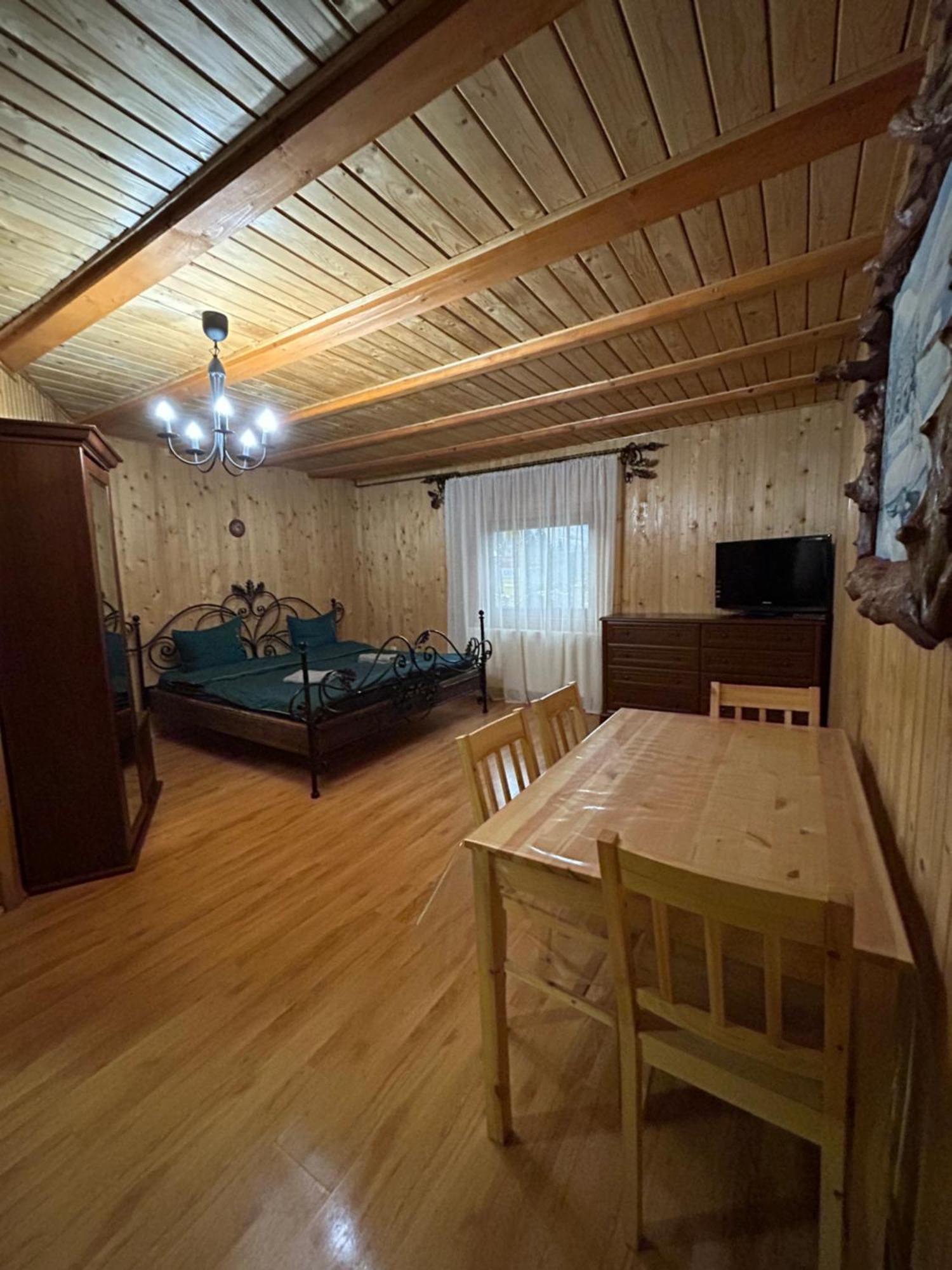 Любе Otel Yablunytsia Dış mekan fotoğraf