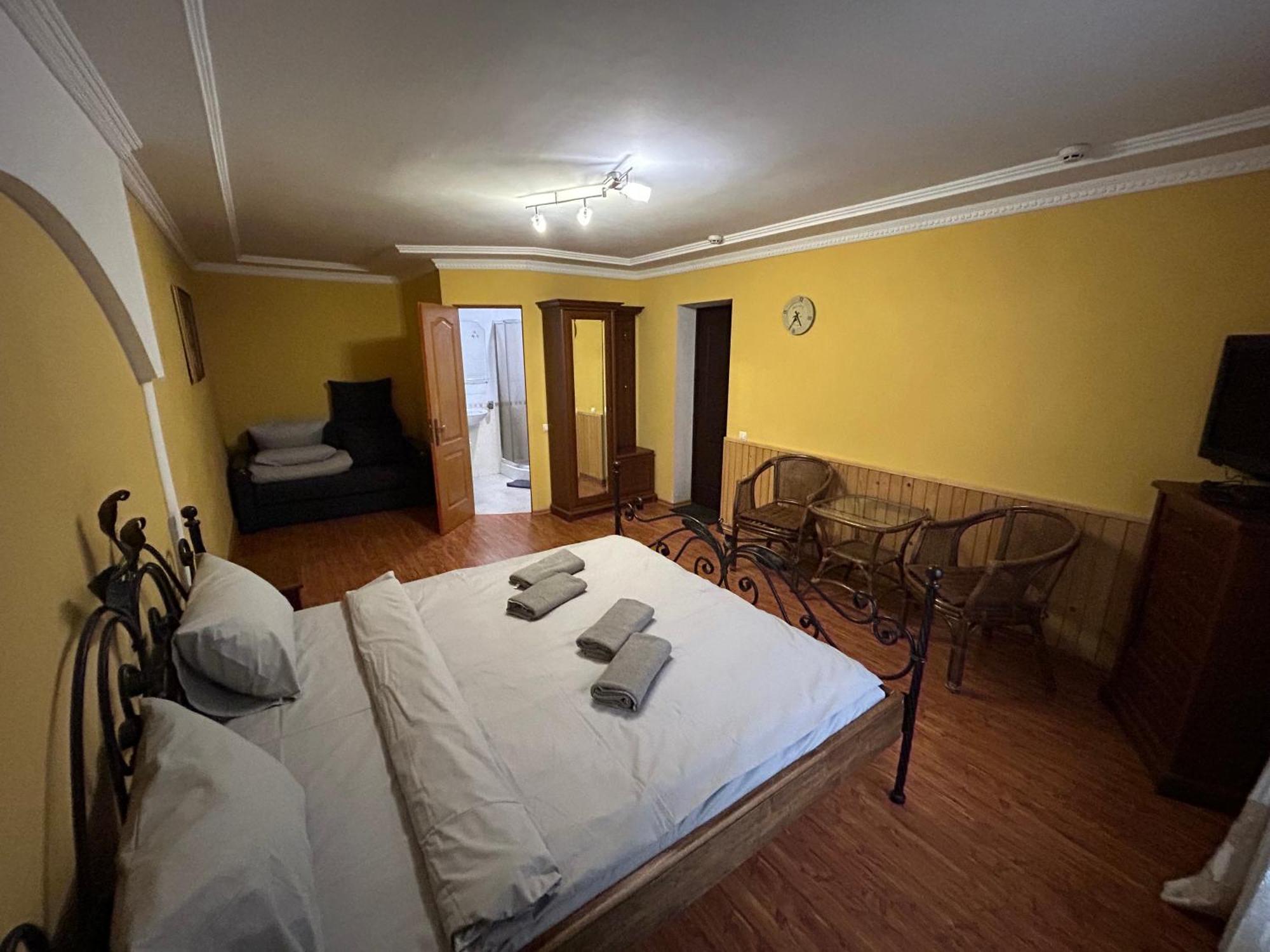 Любе Otel Yablunytsia Dış mekan fotoğraf