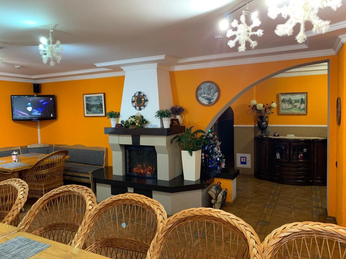 Любе Otel Yablunytsia Dış mekan fotoğraf
